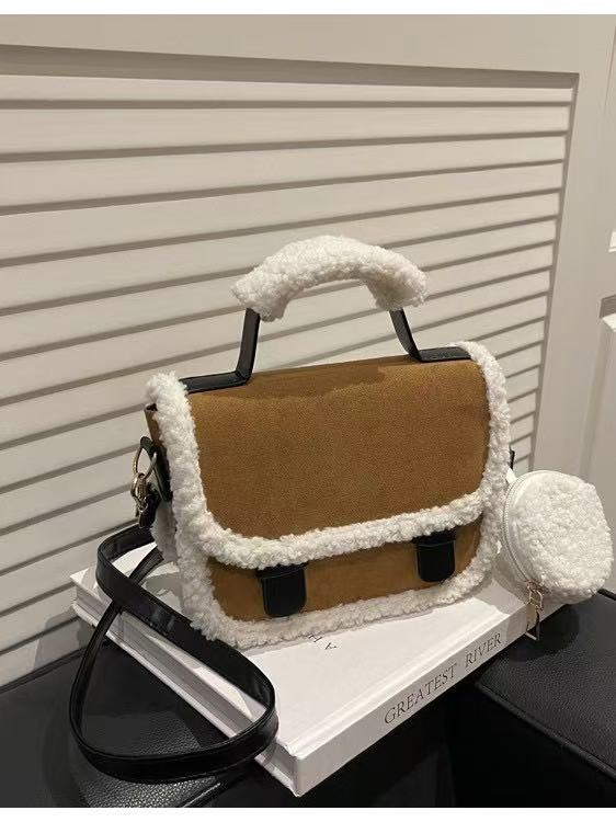 T588-704   Plush tote bag with one shoulder - GYBB - Image 3