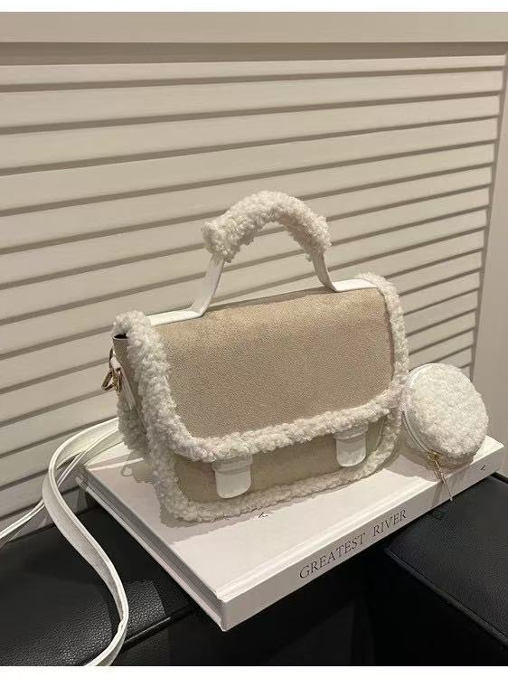 T588-704   Plush tote bag with one shoulder - GYBB - Image 4