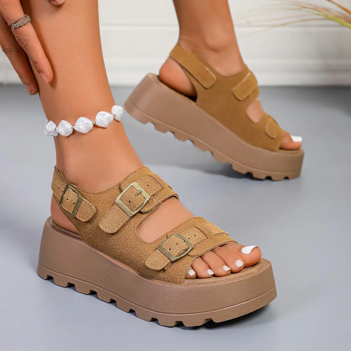T588-1033 Thick soled sandals for sports, leisure, and anti slip