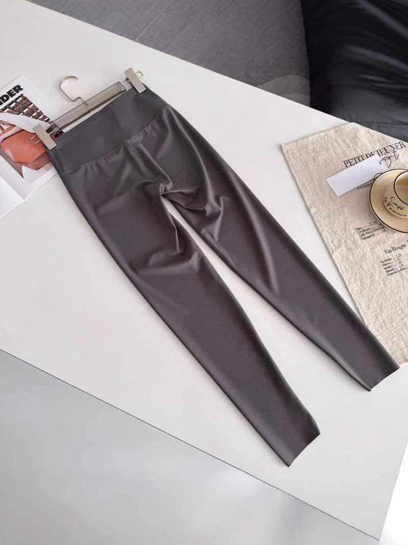 T588-1042 Summer new solid color fitness yoga slimming and comfortable women's pants - Image 3