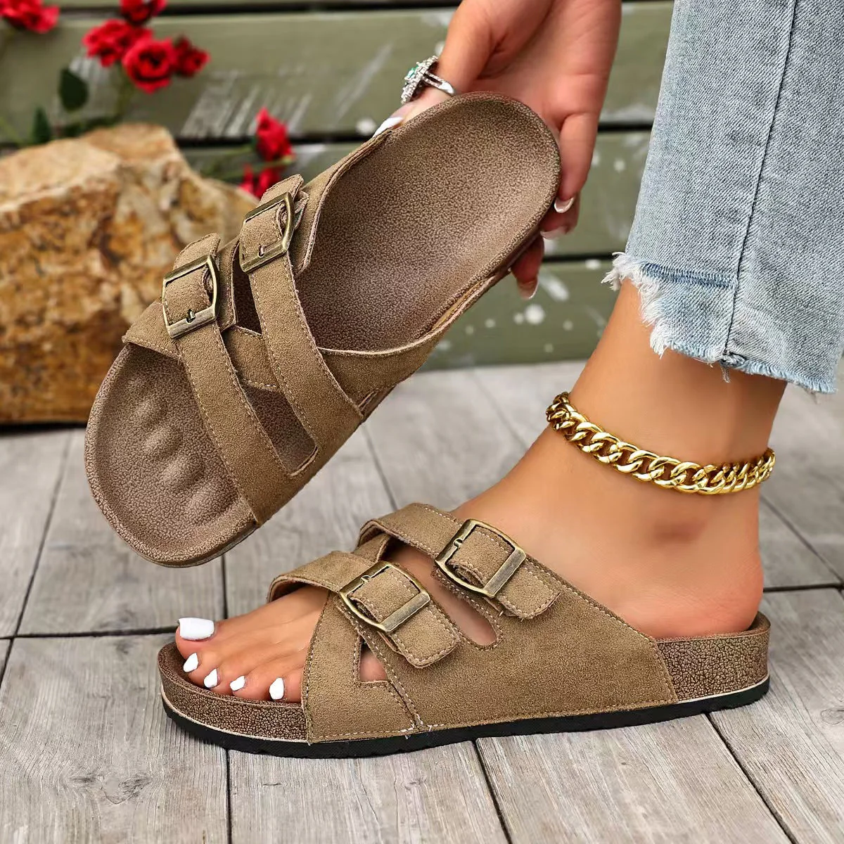 T588-1120 Thick soled slippers are versatile and retro for wearing on the outside - Image 2