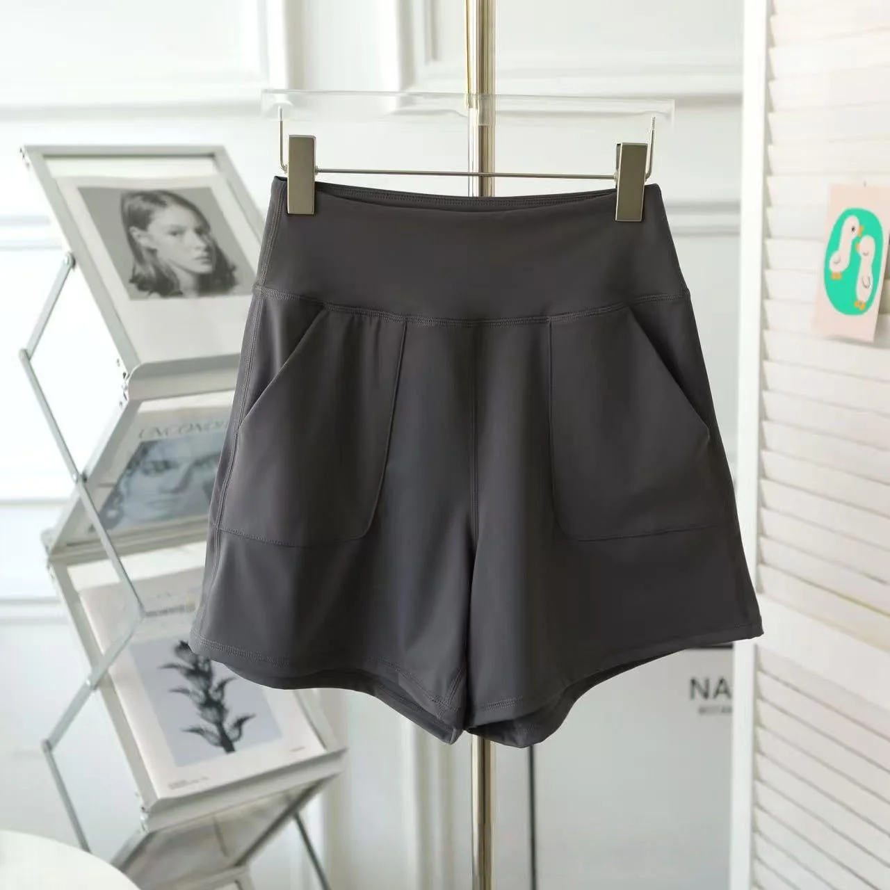 T588-1130 Women's fitness exercise quick drying breathable high waisted shorts - Image 3