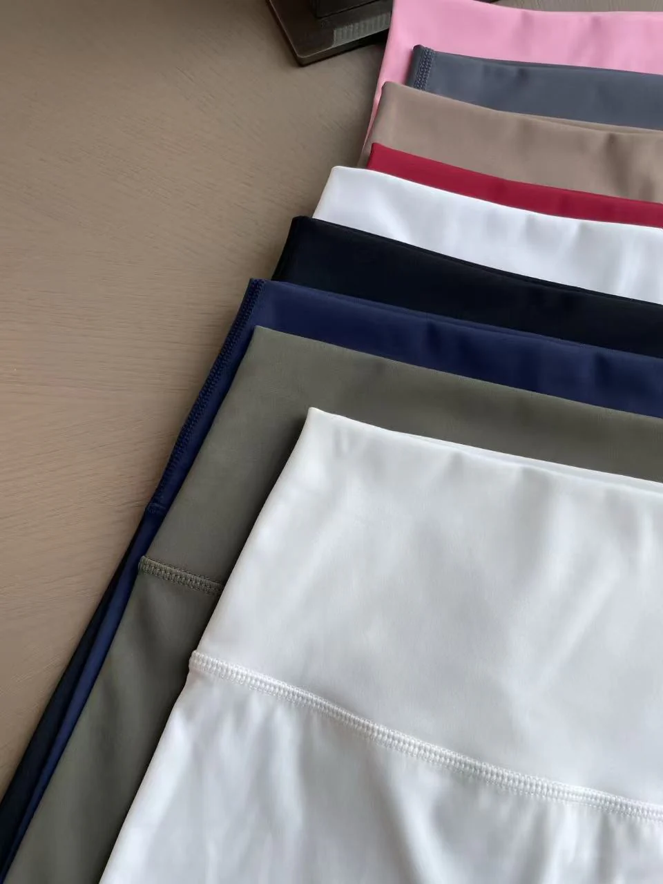 T588-1149  Tightening waist and lifting hips, quick drying sports shorts - Image 2