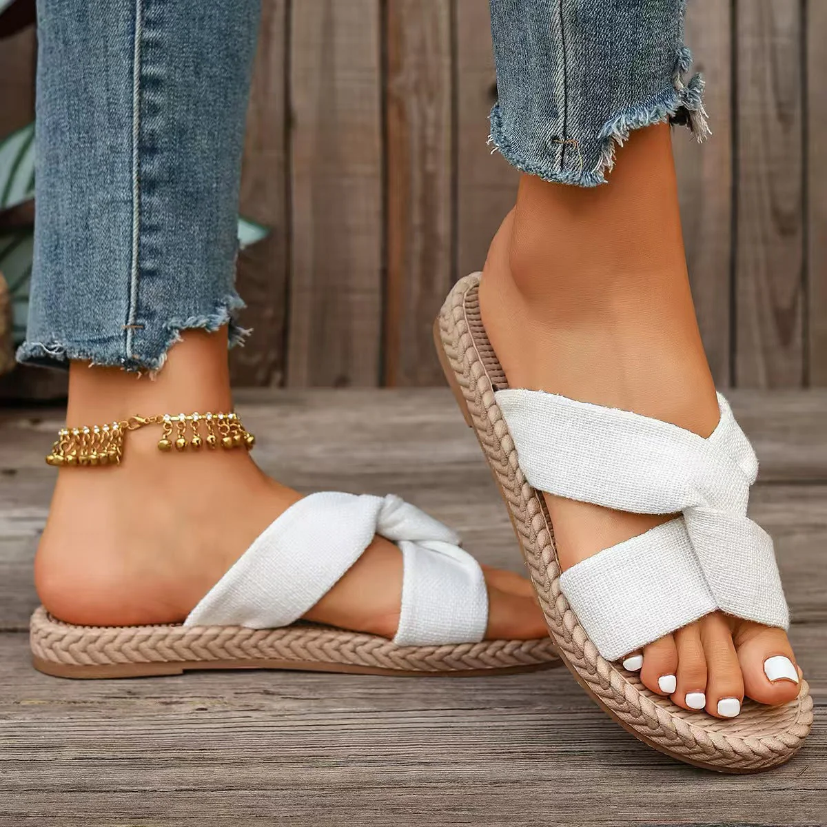 T588-1183 Cross and drag flat beach shoes on the outside - Image 2