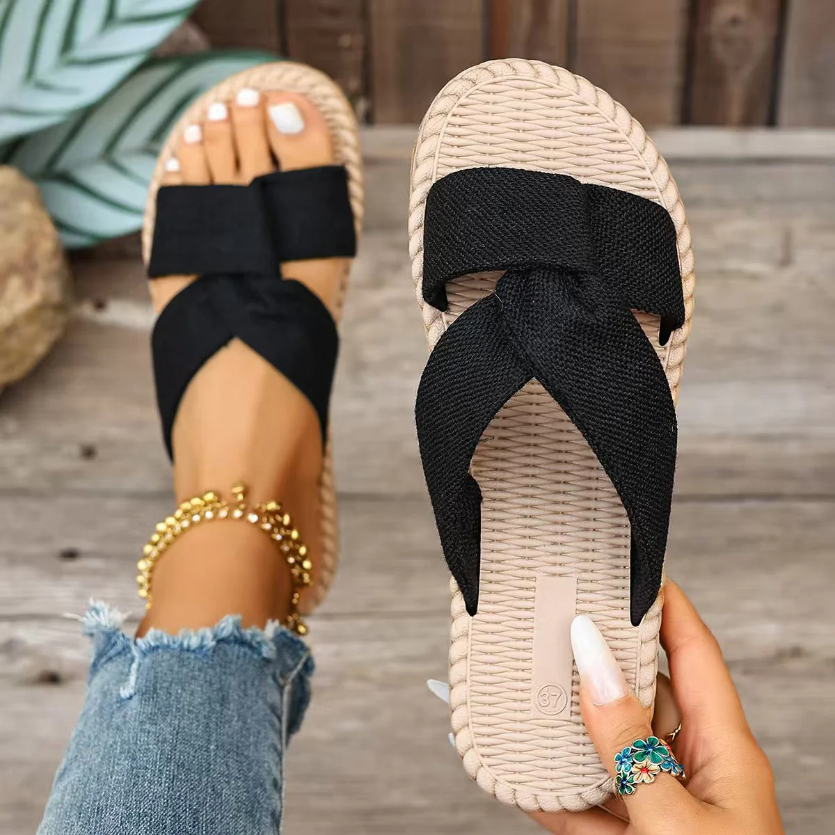 T588-1183 Cross and drag flat beach shoes on the outside - Image 8