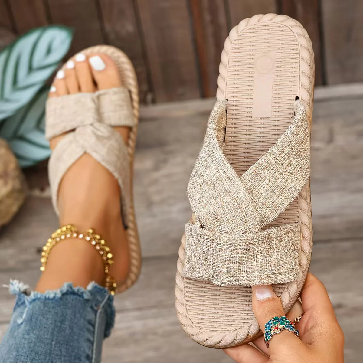 T588-1183 Cross and drag flat beach shoes on the outside - Image 9