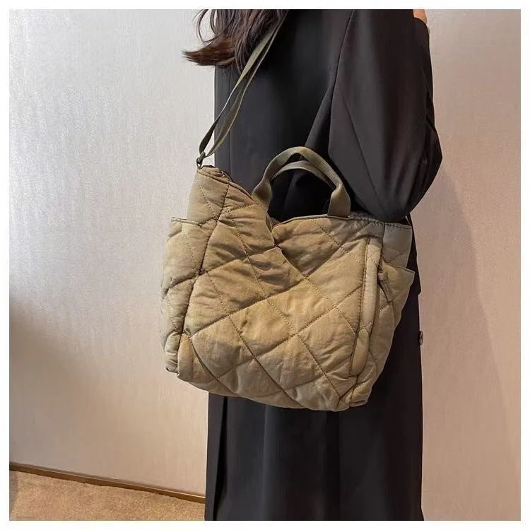 T588-754  Hot-selling handbag - Image 5