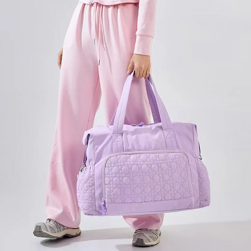 T588-811  Travel bag with dry and wet separation, diagonally crossed, hand-held
