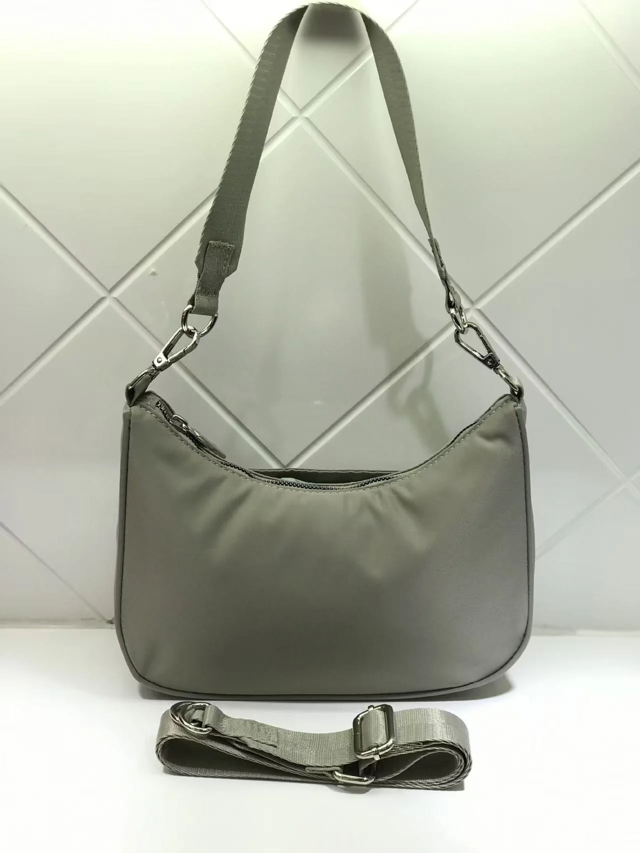 T588-892 Adjustable shoulder and armpit bag with diagonal cross for casual use - Image 9