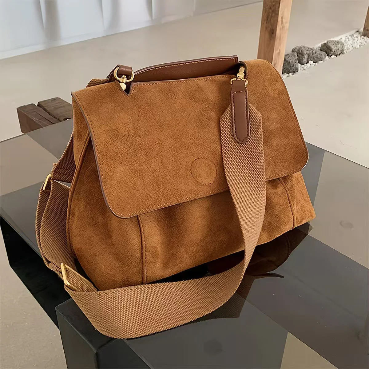 T588-915 Diagonal Autumn/Winter Large Capacity Commuter Postman Bag - Image 2