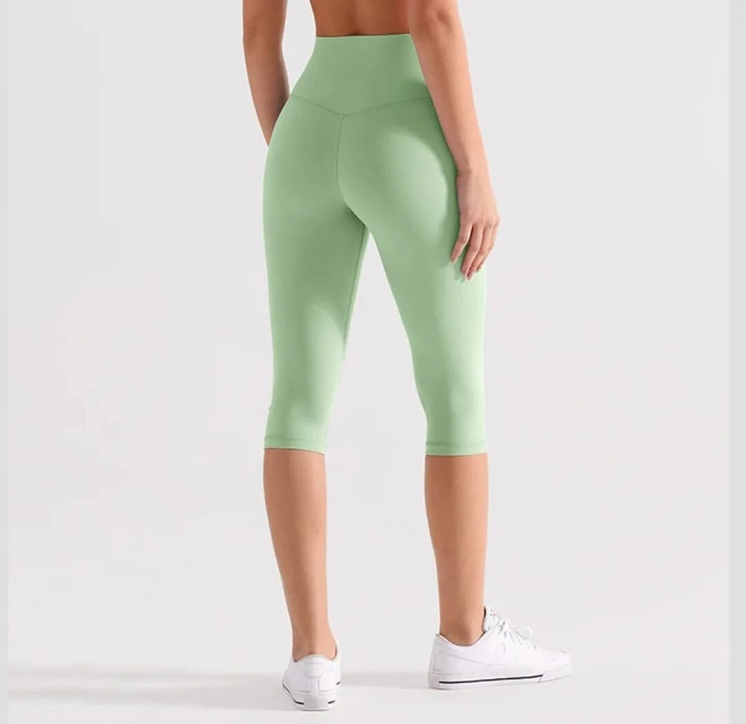 T588-924 Seven point yoga pants with high waist, hip lifting, and quick drying - Image 4