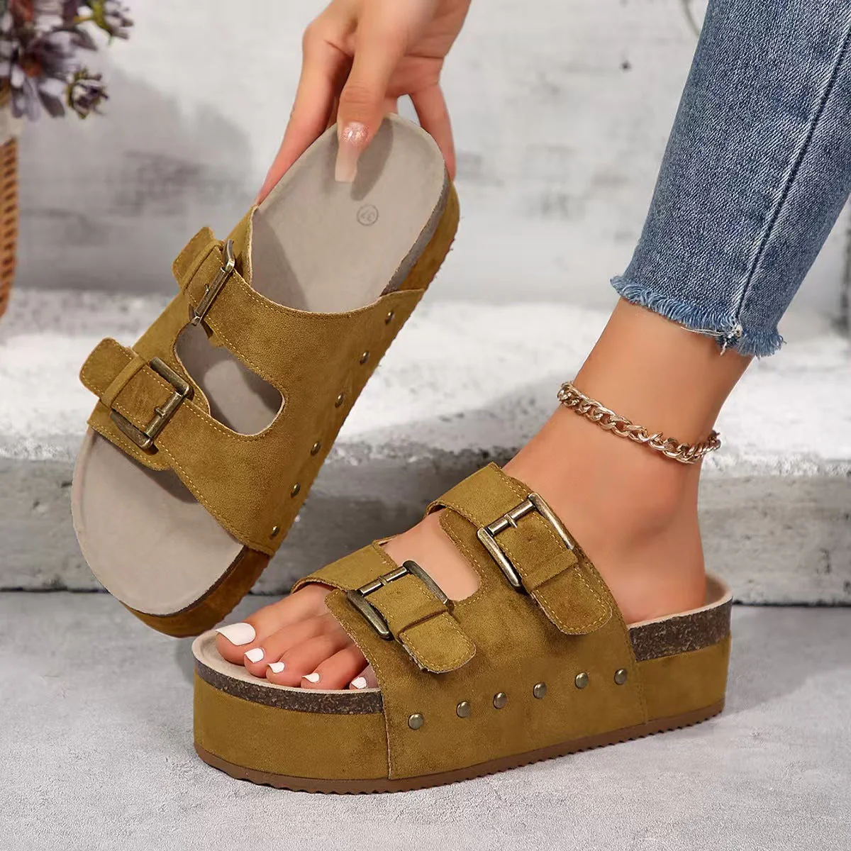 T588-972  Ladies' casual thick soled slippers with buckle loose shoes - Image 4
